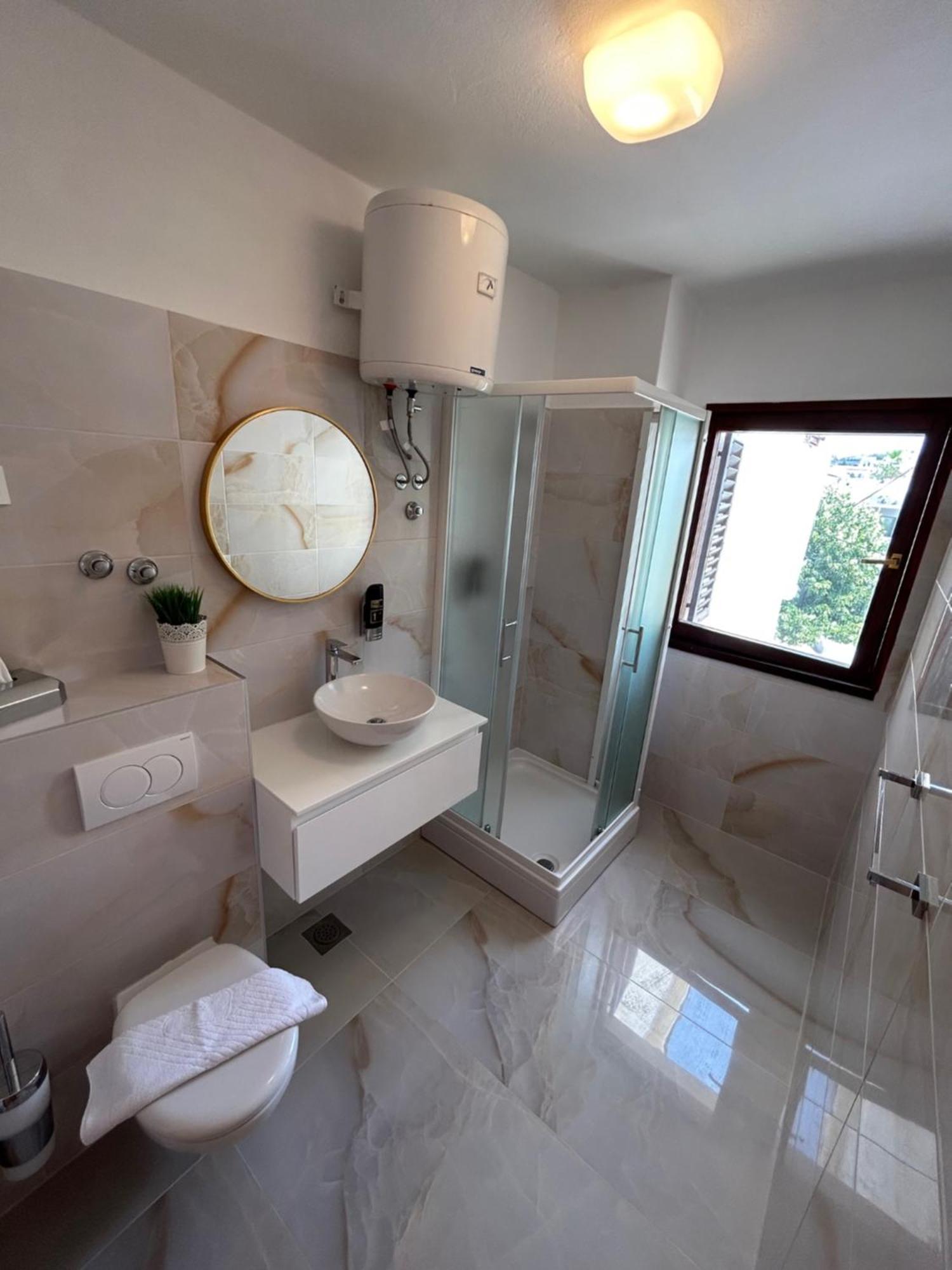 Apartments And Rooms Diana Zadar Extérieur photo